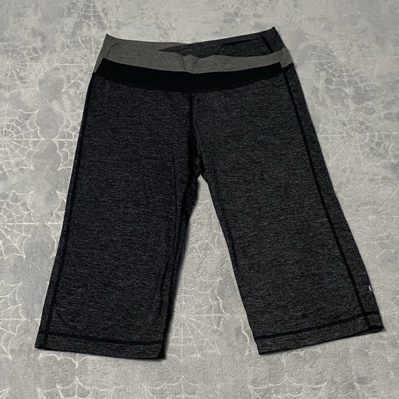 Lululemon Crop Wide Leg Pants Womens 8 Heather Dark Grey 15" Cross Over Waist - Picture 1 of 4